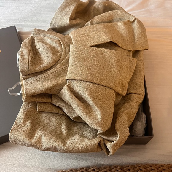 New house of CB dress, worn to take pictures ones - Picture 4 of 10